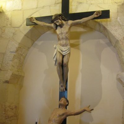 Crocifisso e statua di San Lorenzo[Crucifix and statue of Saint Lorenz]  