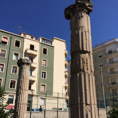 Le colonne di una casa[Columns of a house]